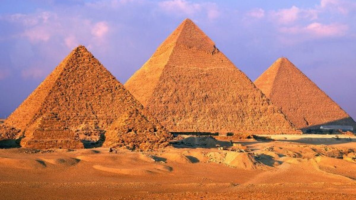 piramit 4889